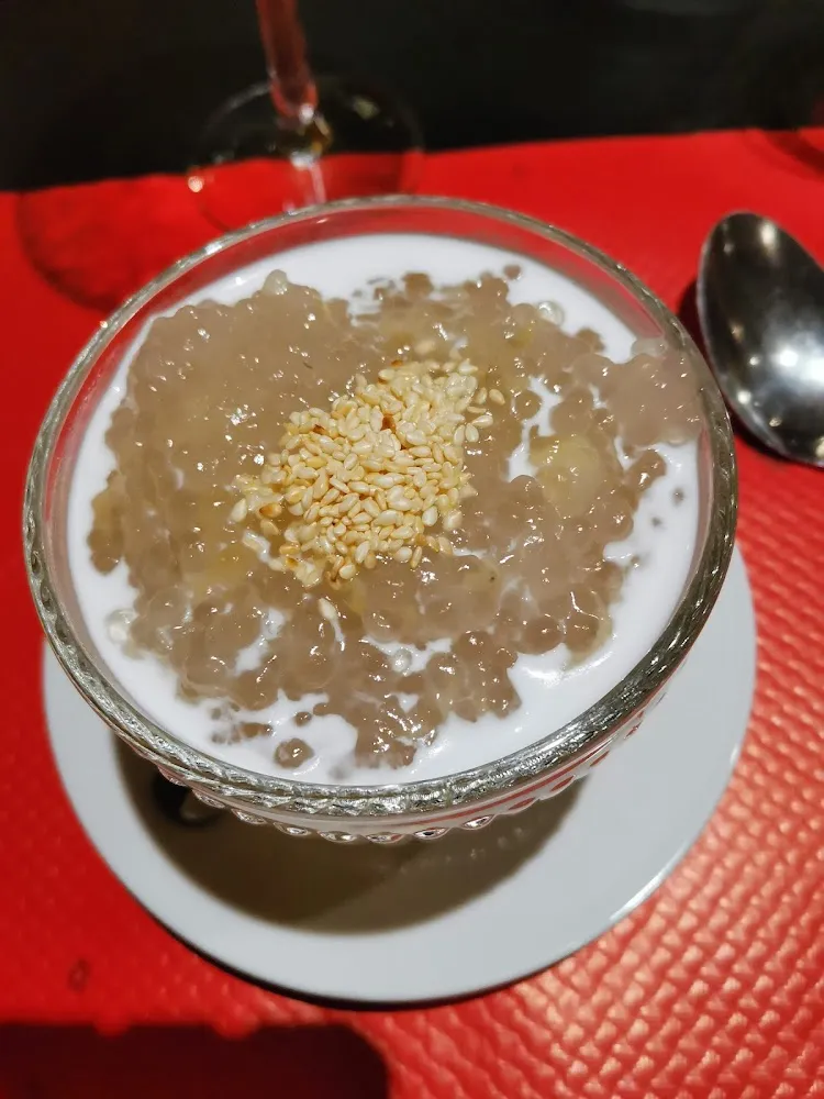 Banane Au Lait de Coco Tapioca Et Graines de Sésame Chaud