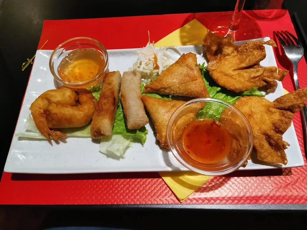 Plateau Friture 2 Nems 2 Samossas 2 Raviolis Frits 2 Beignets Crevette